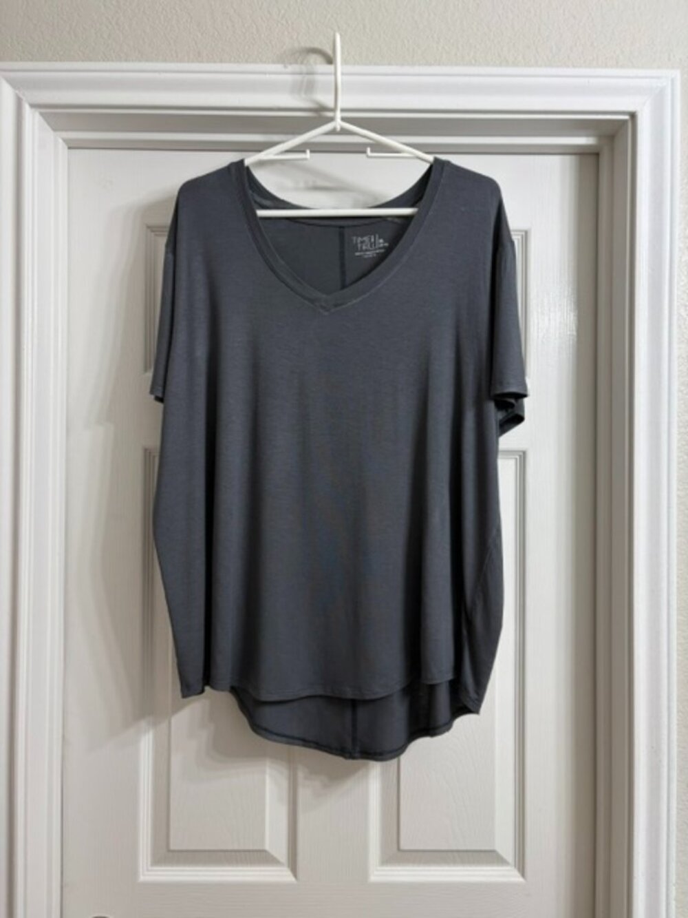 Time and Tru Women's Dark Gray Stretchy Shirt, Size XL